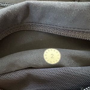 Lululemon Speed Up Shorts, Sz 2, 2.5”